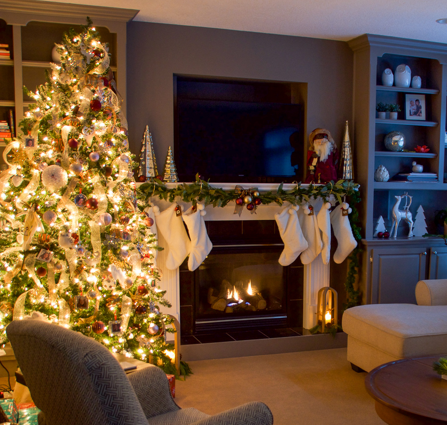 Christmas tree 2020, Christmas family room