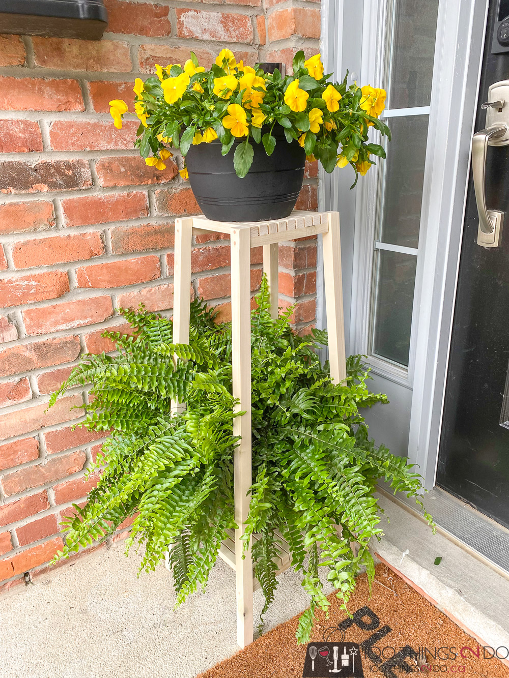 tiered plant stand, make your own tiered plant stand, DIY plant stand, freestanding plant stand
